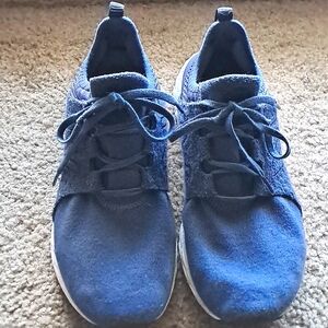 New Balance Dark Blue Sneakers Womens Size 9.5